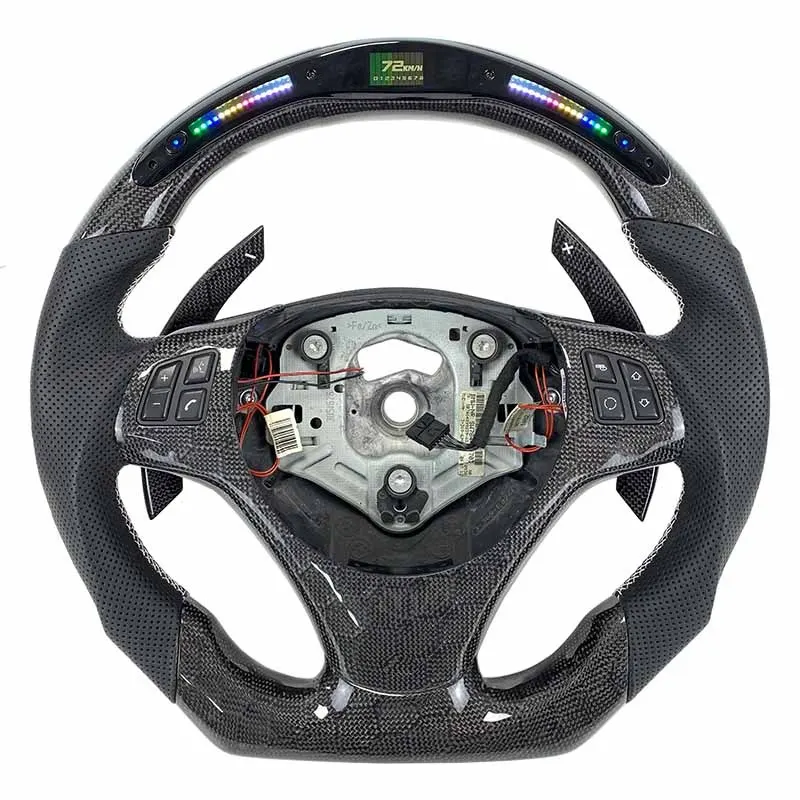 Volant carbone BMW M3 E92 à LED, vue 4 sur 6