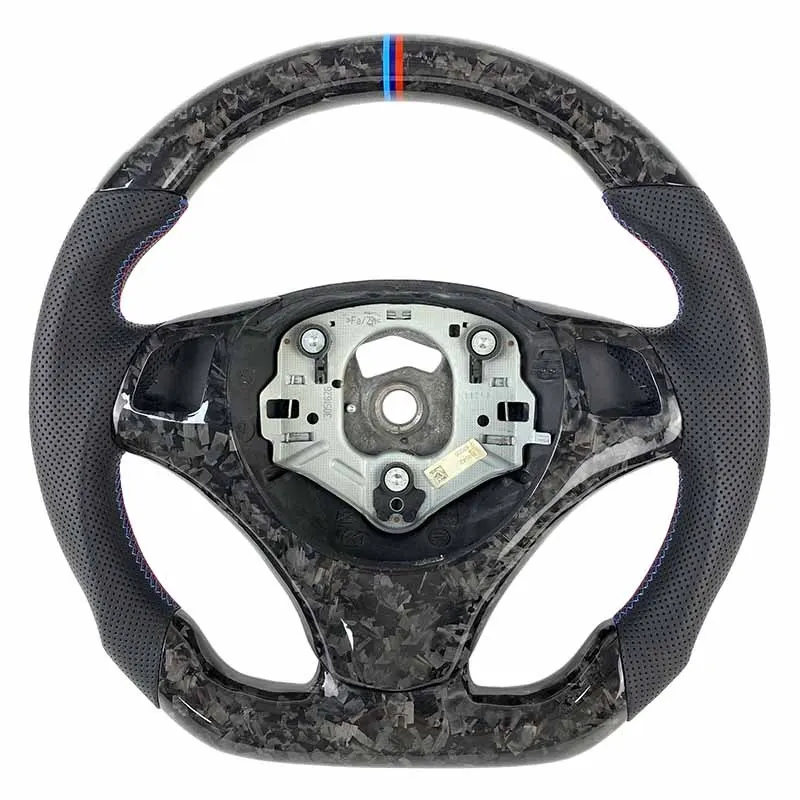 Volant carbone BMW Série 1 et Série 3 E9x, vue 4 sur 6
