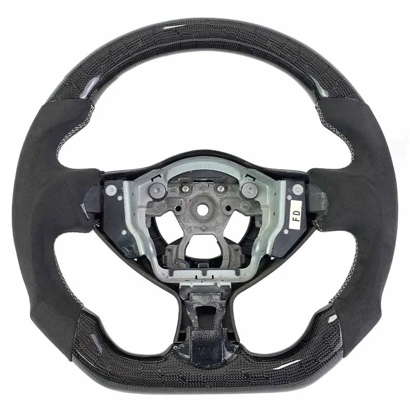Volant carbone Infiniti FX et QX70, vue 4 sur 6