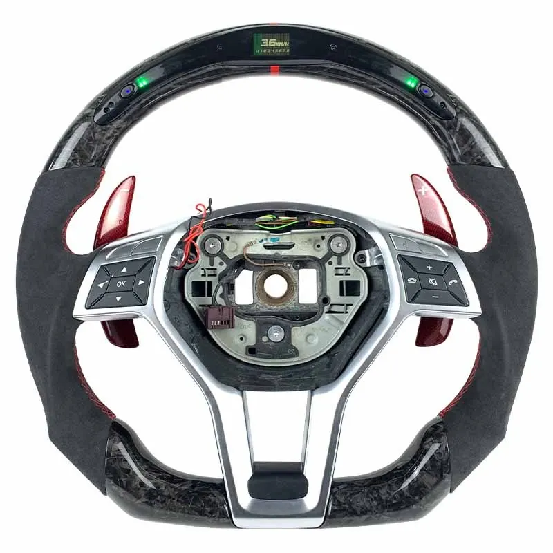 Volant carbone Mercedes Classe C W204 et Classe E à LED, vue 3 sur 6