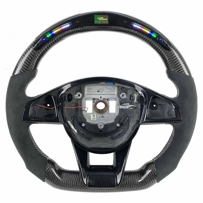 Volant carbone Mercedes Classe C W205 et Classe E à LED, vue 3 sur 6